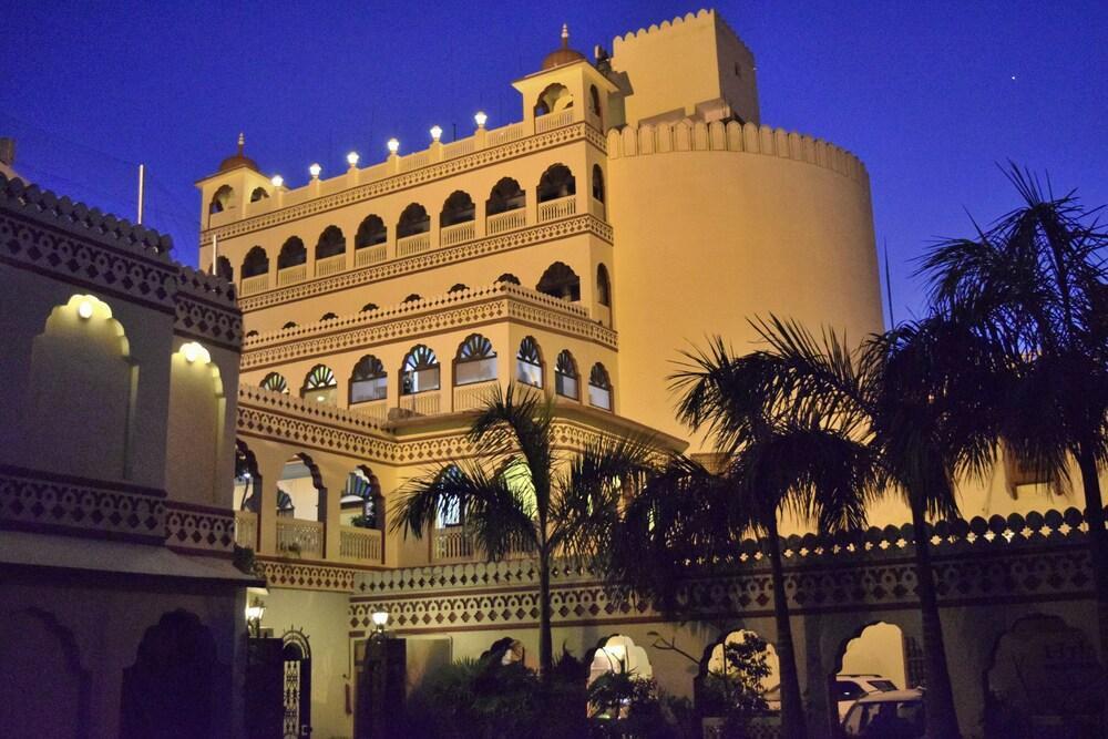 Fort Chandragupt Hotel Jaipur Dış mekan fotoğraf